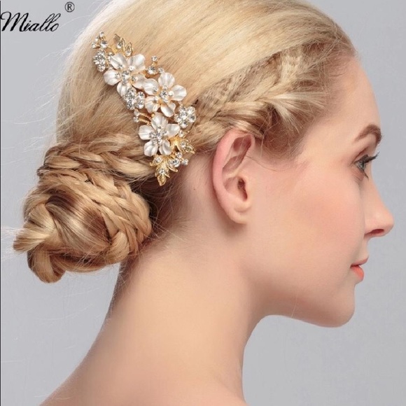 Accessories - Gold & White Enamel Flower Hair Accessories